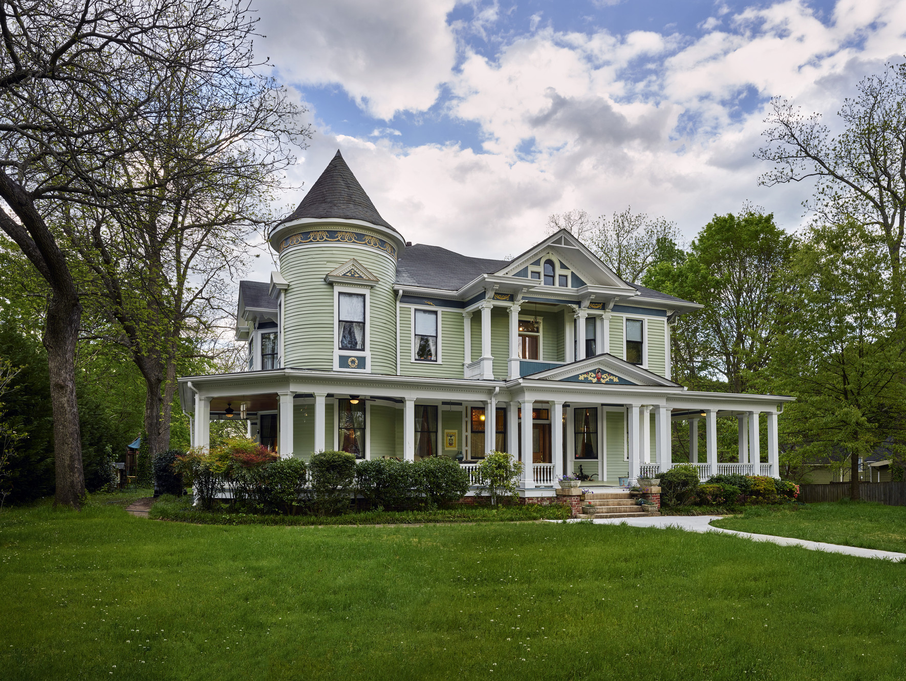 The Howard House — reference photo 1